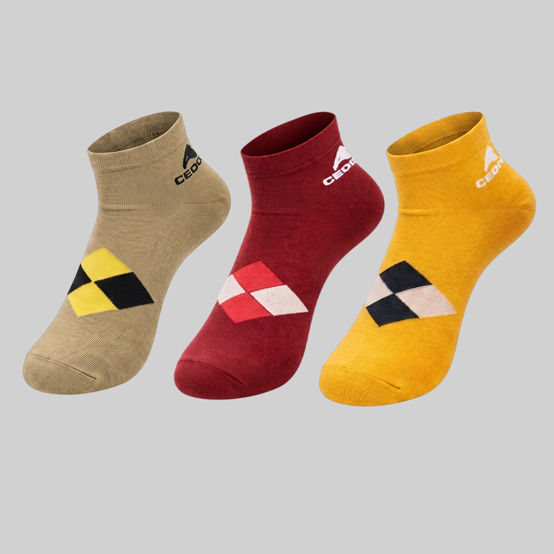 Ultra-Comfort Solid Pack of 3 Socks with AirVent Ventilation System
