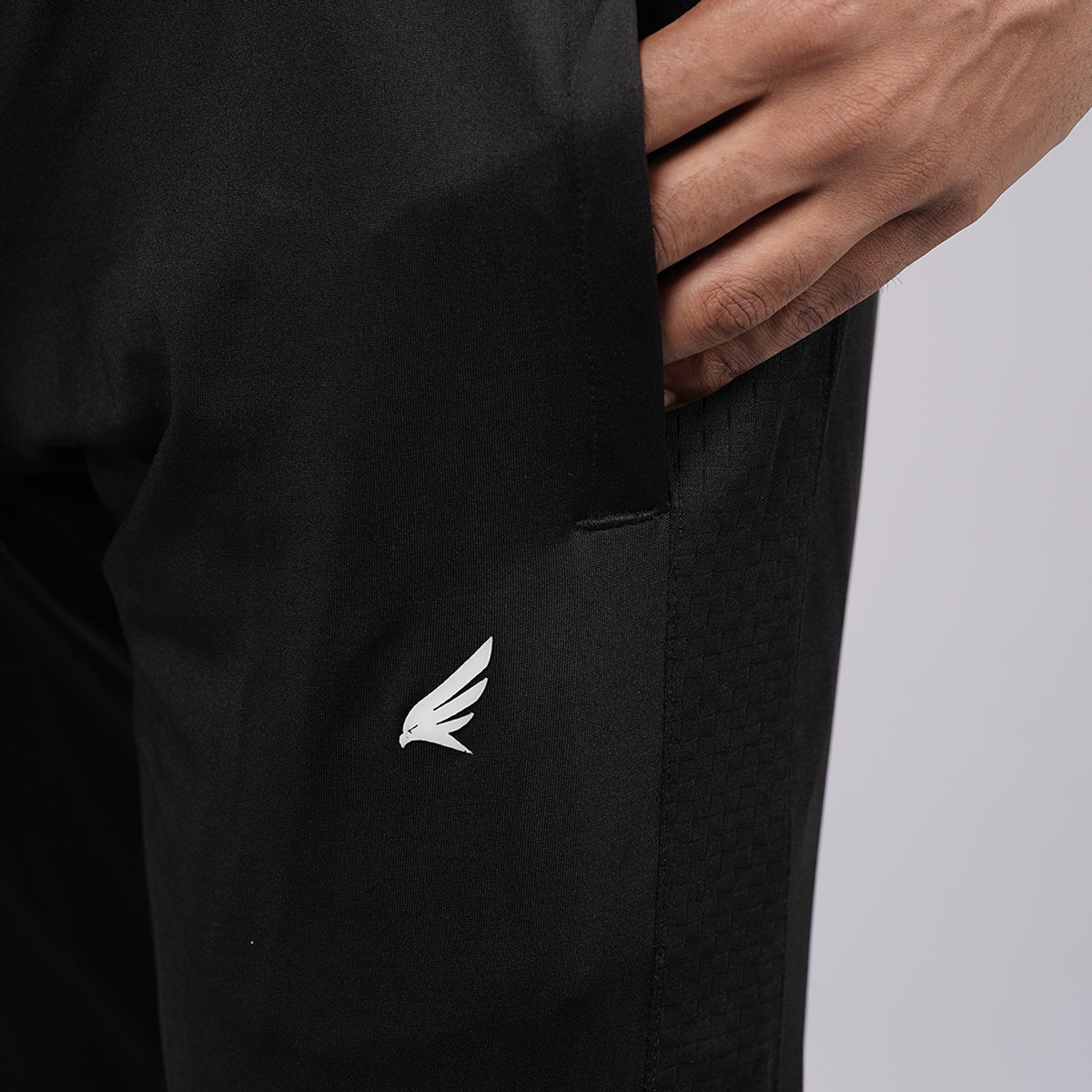Men Solid Slim Fit Trackpants