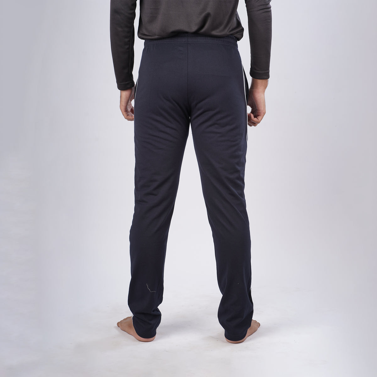 Men Solid Regular Fit Cotton Trackpants