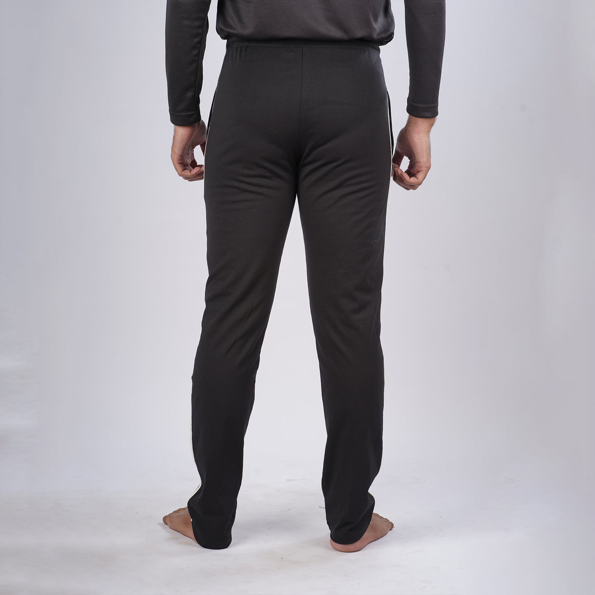 Men Solid Regular Fit Cotton Trackpants