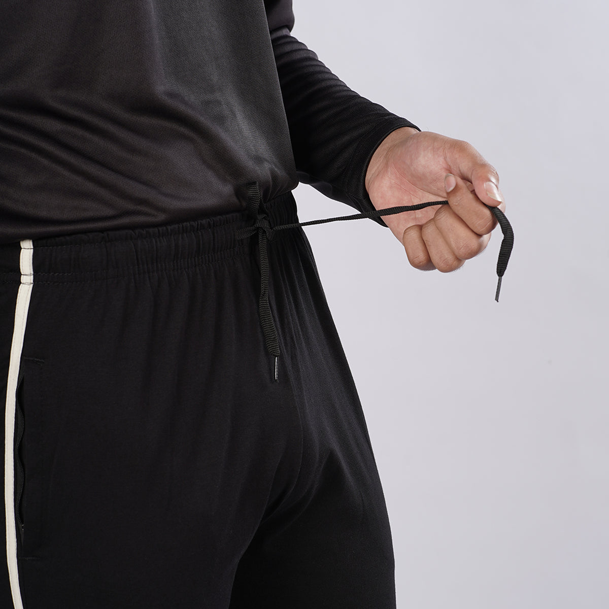 Men Solid Regular Fit Cotton Trackpants