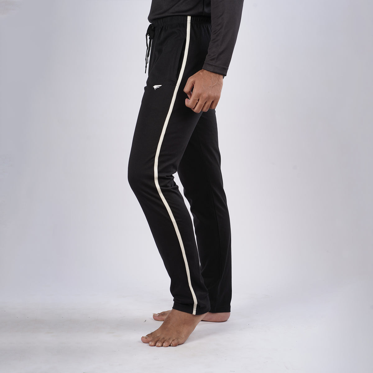 Men Solid Regular Fit Cotton Trackpants