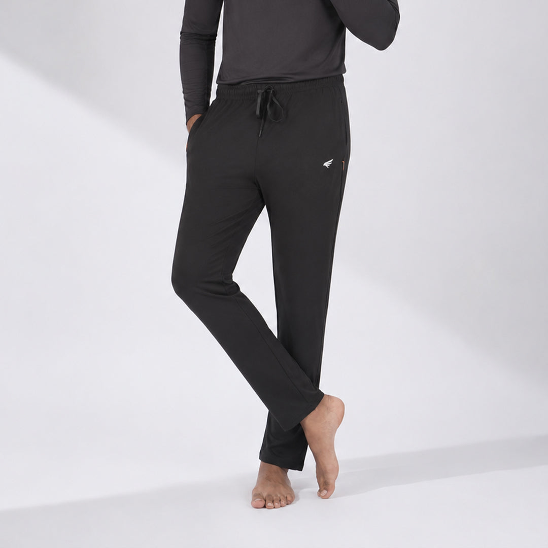Men Solid Regular Fit Trackpants