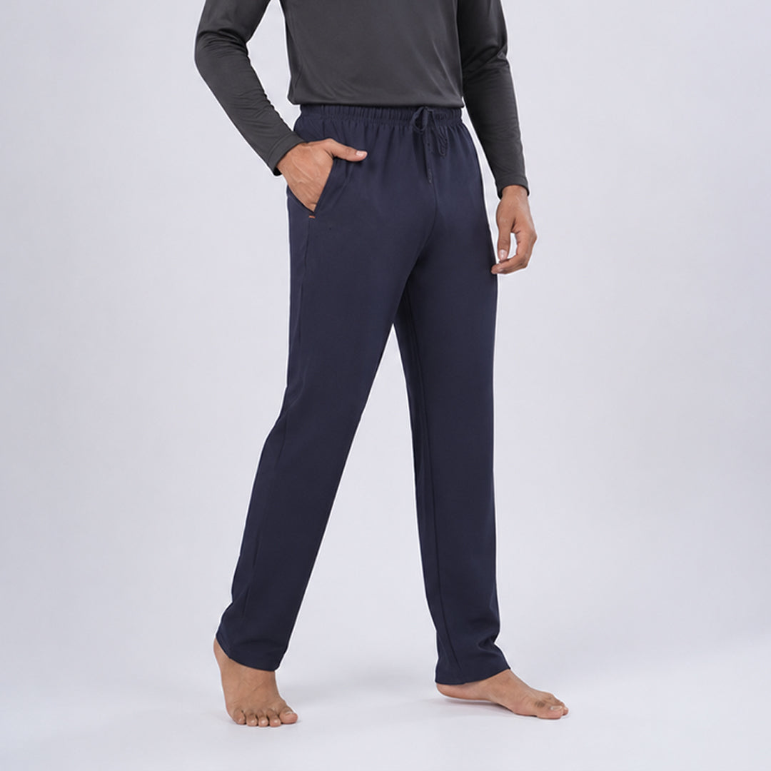 Men Solid Regular Fit Trackpants