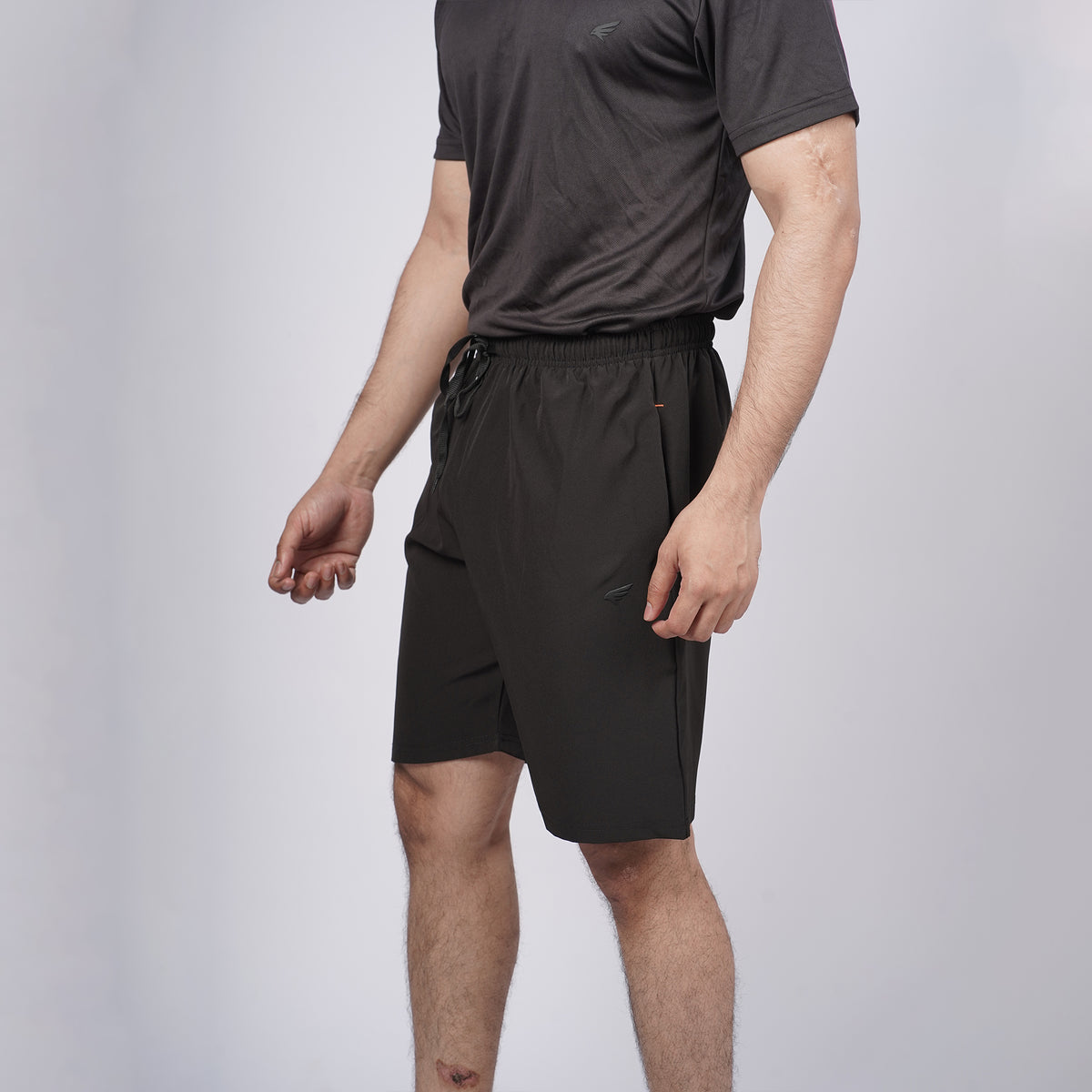 Men Solid Regular Fit Shorts