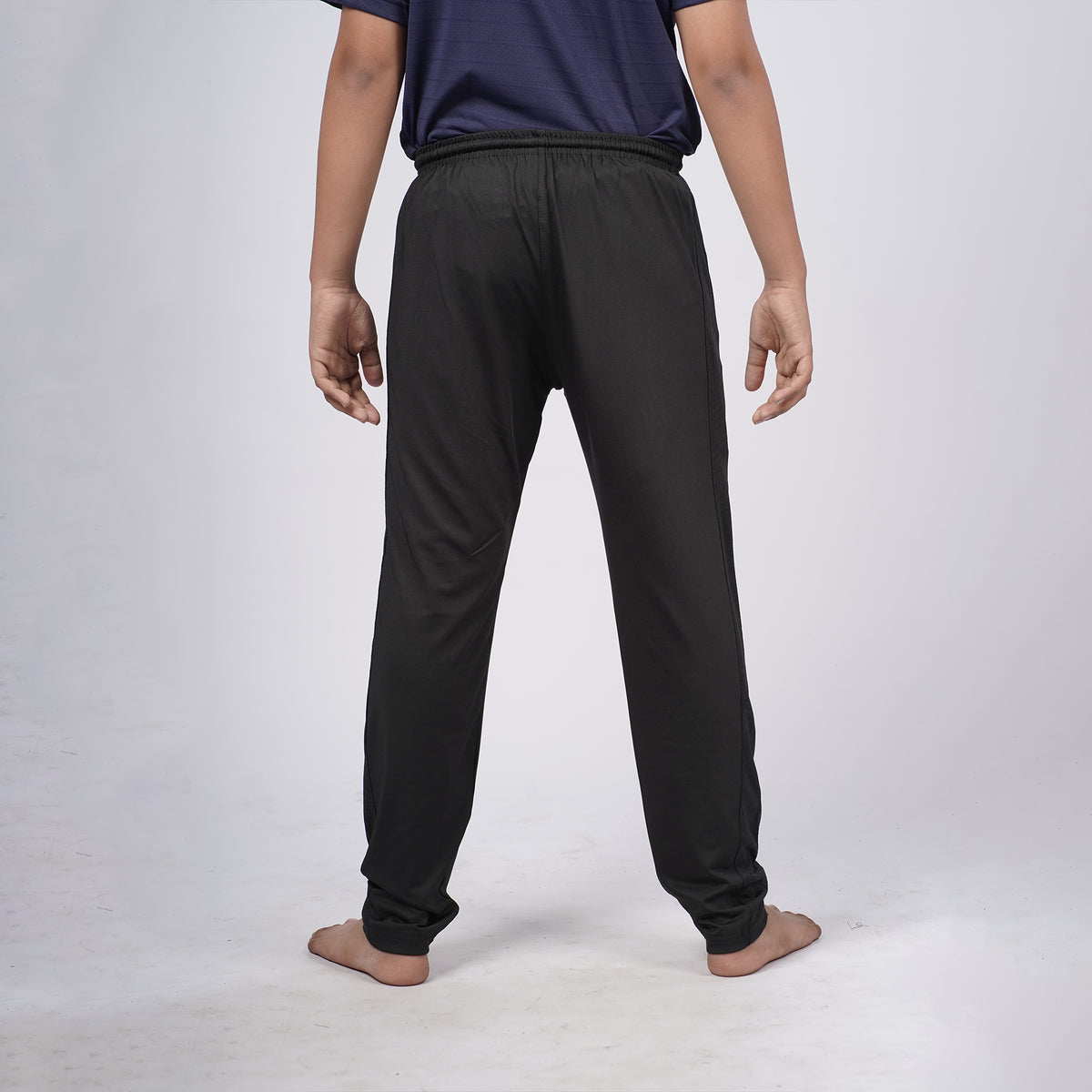 Boys Solid Regular Fit Trackpants
