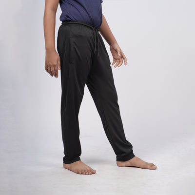 Boys Solid Regular Fit Trackpants