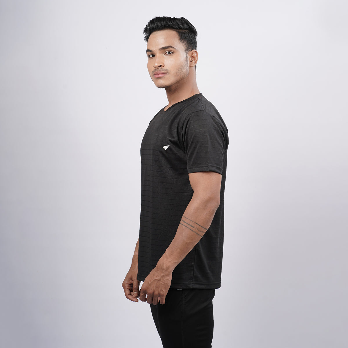 Men Solid Round Neck Half SleeveT-Shirt