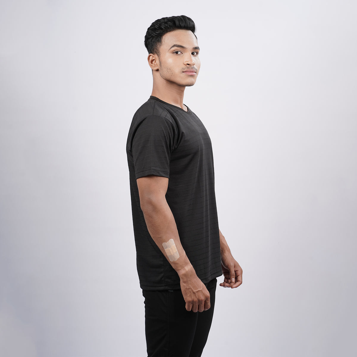 Men Solid Round Neck Half SleeveT-Shirt