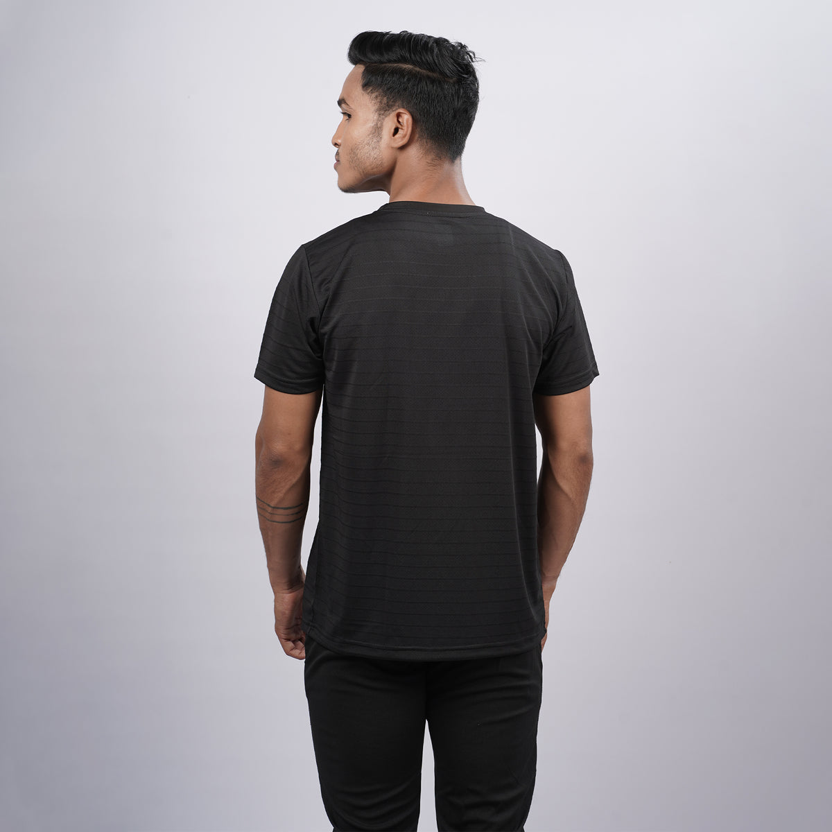 Men Solid Round Neck Half SleeveT-Shirt