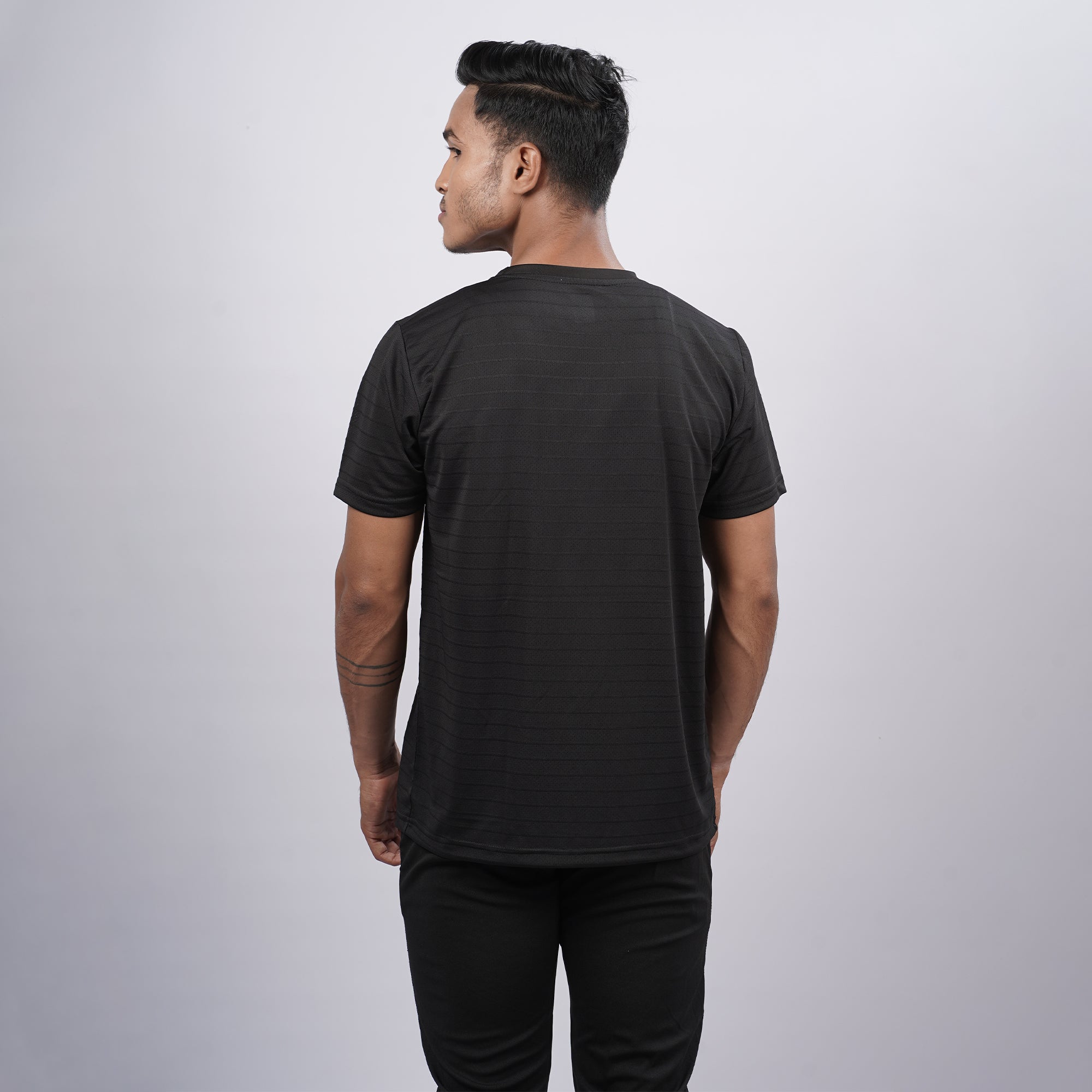 Men Solid Round Neck Half SleeveT-Shirt