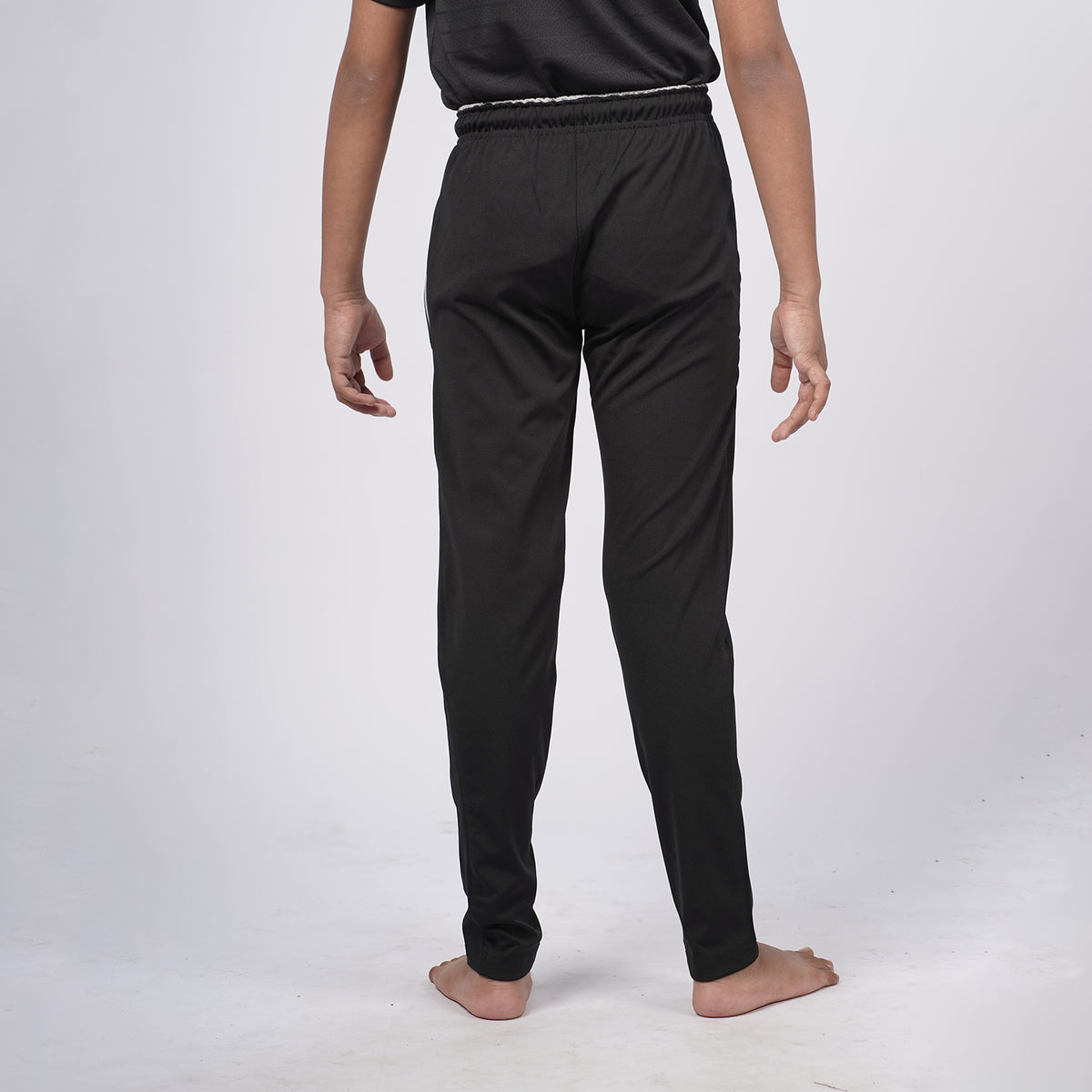 Boys Regular Fit Solid Trackpants