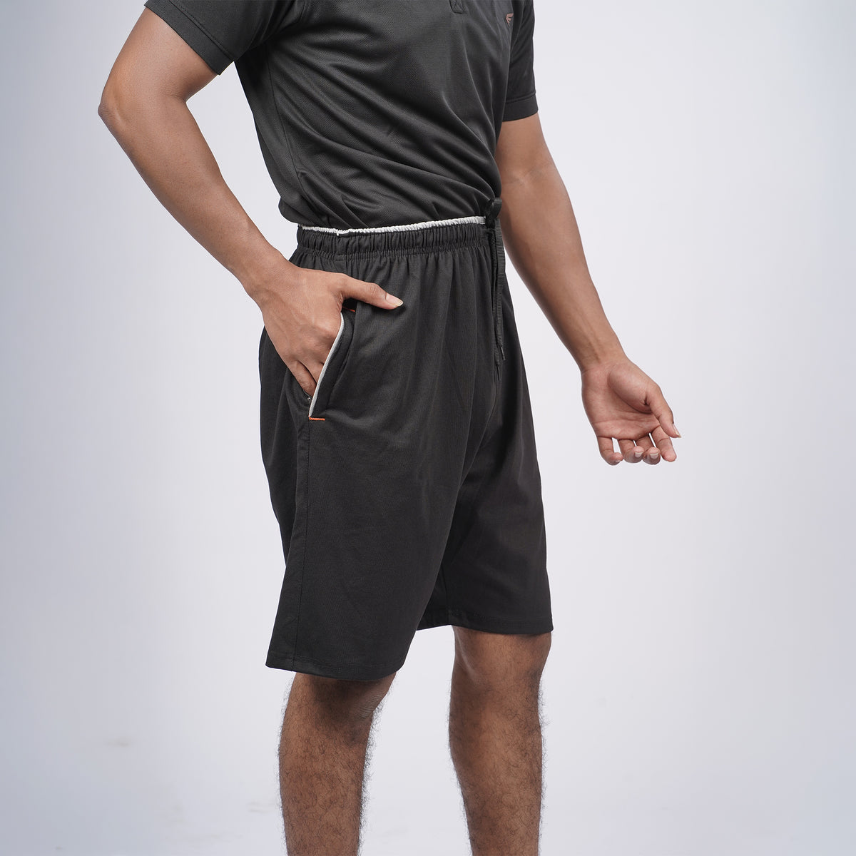Men Solid Regular Fit Cotton Rich Shorts