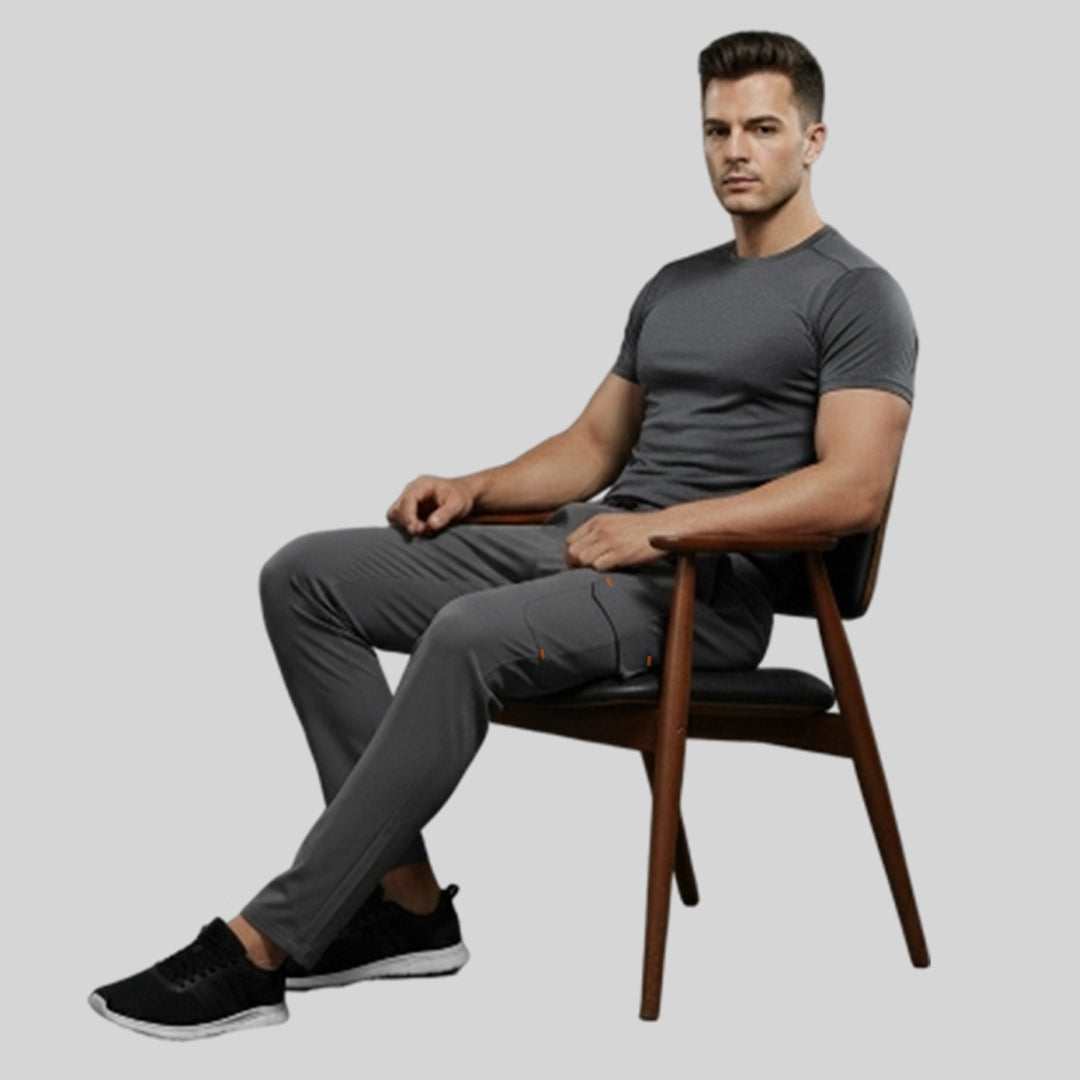 Men Solid Regular Fit Cargo Trackpants