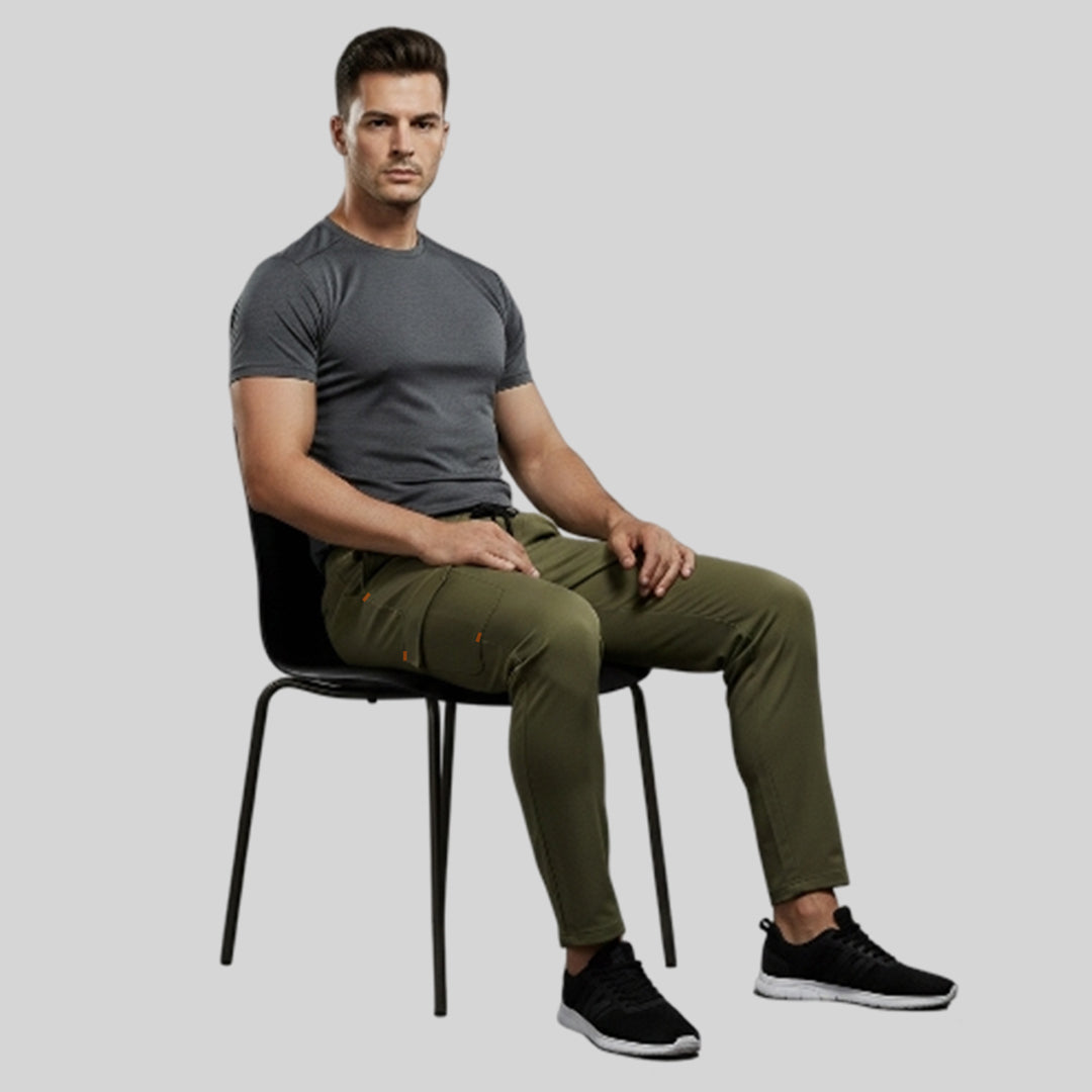 Men Solid Regular Fit Cargo Trackpants