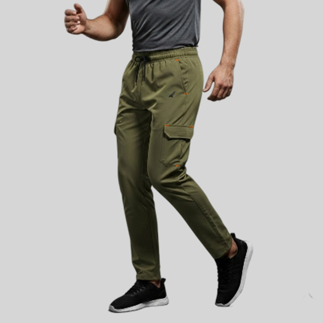 Men Solid Regular Fit Cargo Trackpants